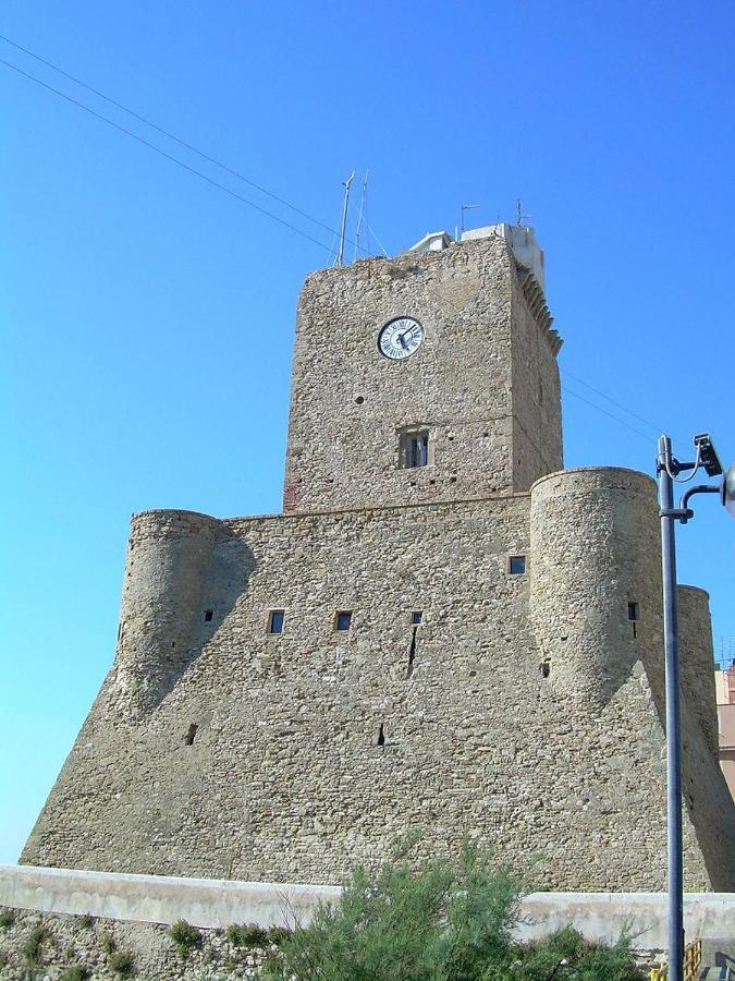 Room 369 Termoli Bagian luar foto