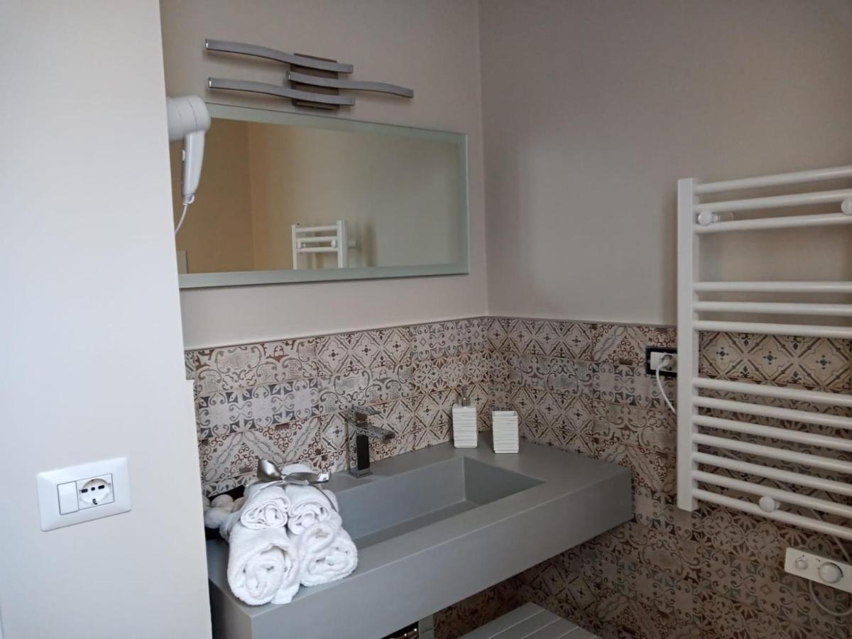Room 369 Termoli Bagian luar foto