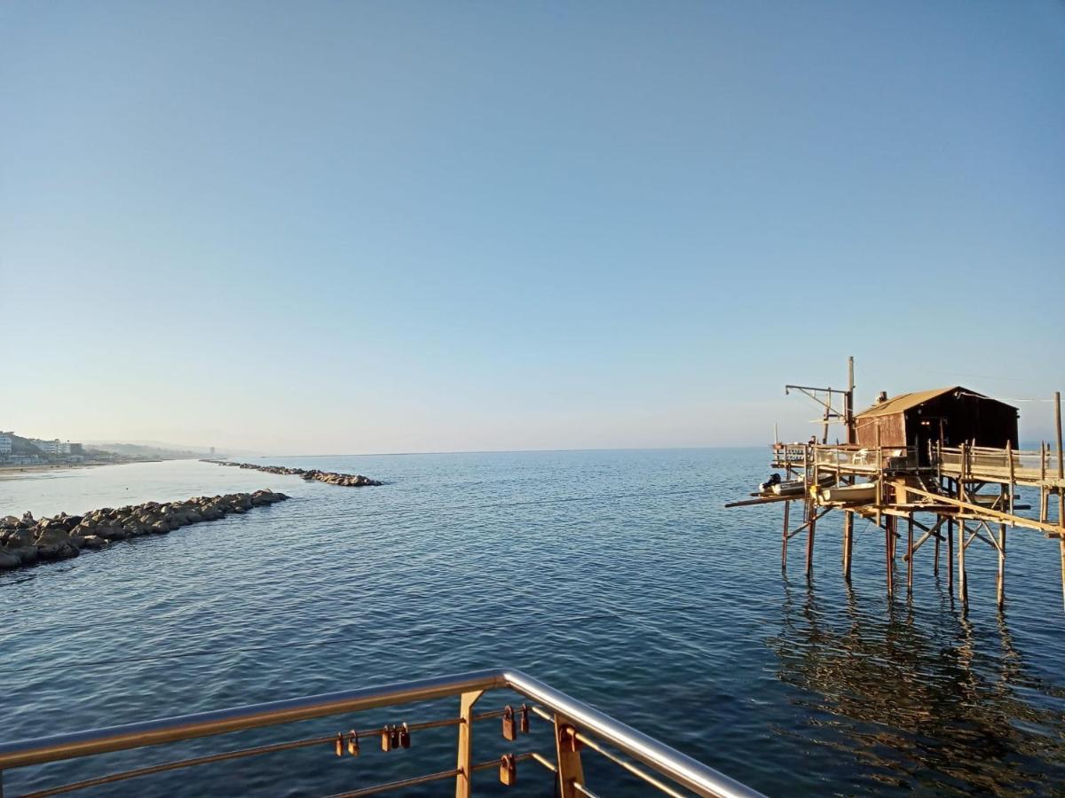 Room 369 Termoli Bagian luar foto